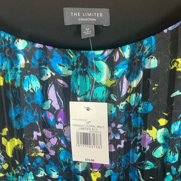 The Limited M Floral Bell Sleeved Blouse NWT - Picture 4 of 6